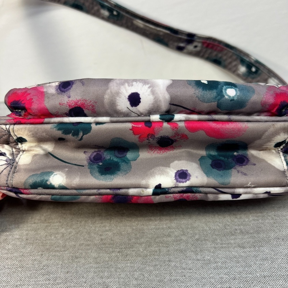 Lug Carousel Multicolor Gray/Pink/Teal/White Flower Print Crossbody Belt Bag - Picture 14 of 16